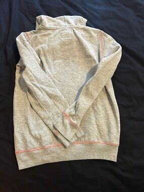 Light Gray Pullover Sweater with Contrast Stitching